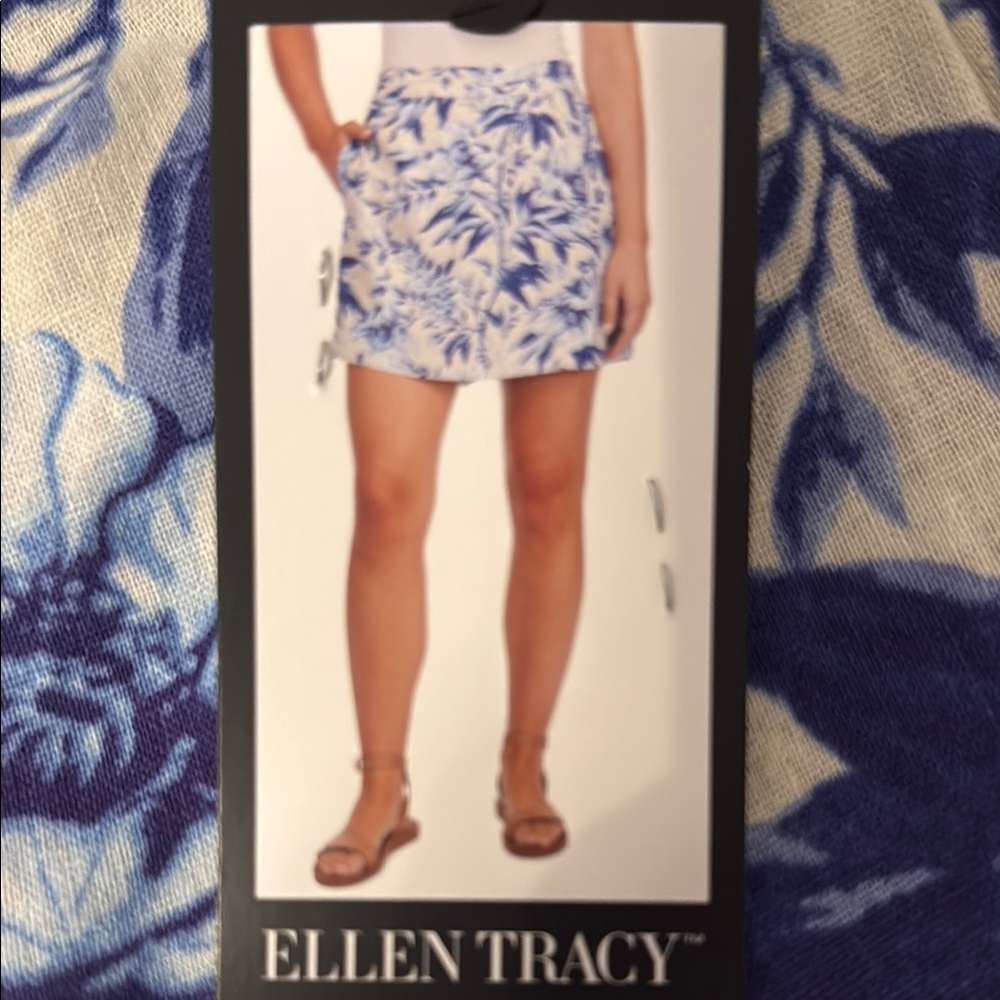 Ellen Tracy Blue and White Mini Skirt Resort Wear